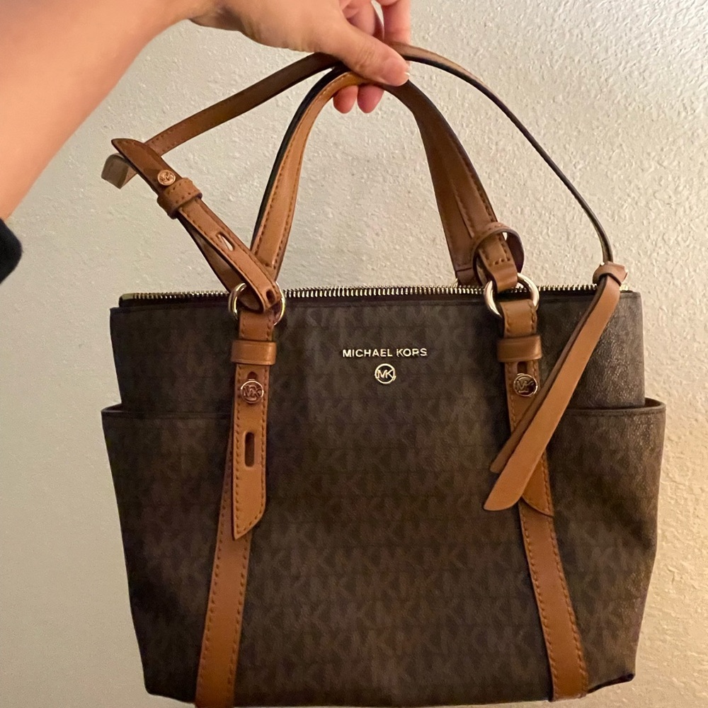 Michael Kors Logo Sullivan Convertible Top Zip Tote